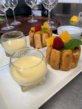 Le restaurant côté salle et cuisine en photos